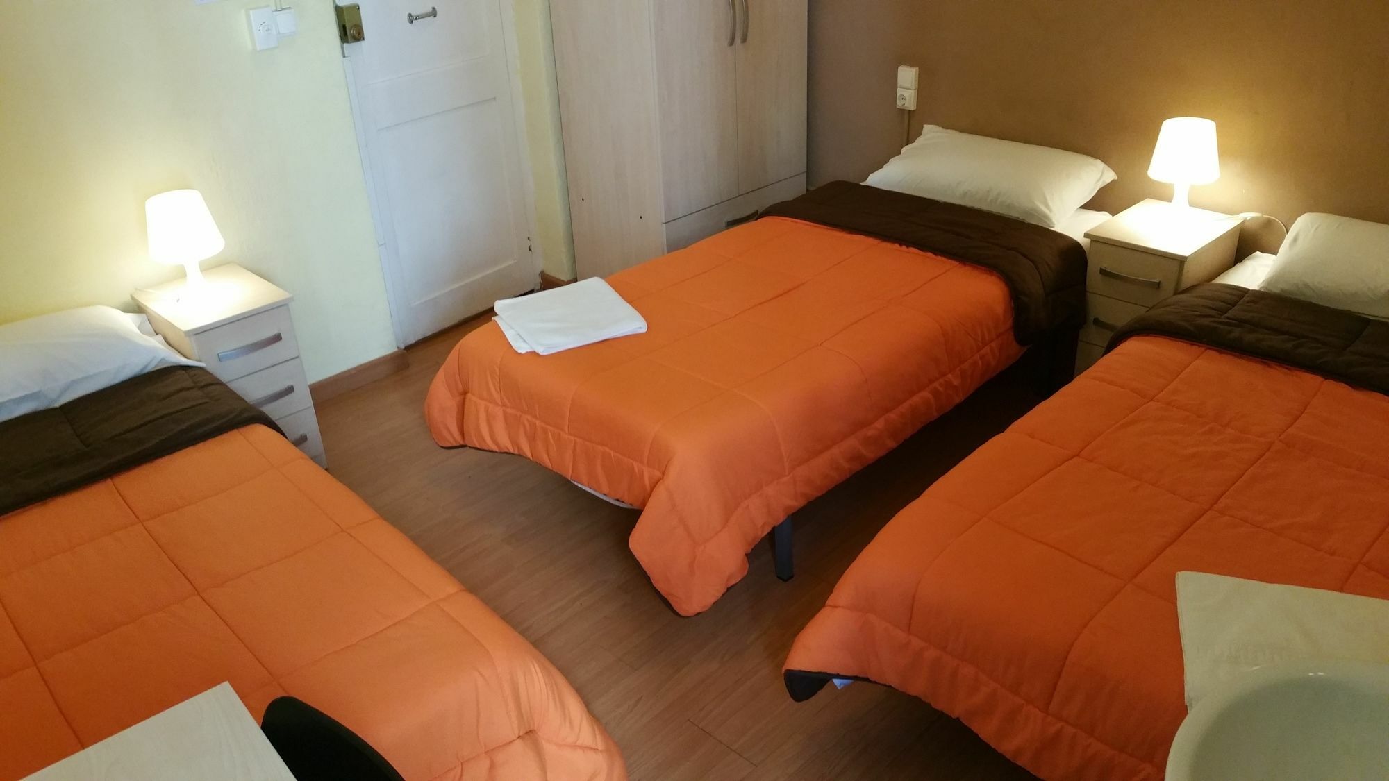 Hostal Mimi Las Ramblas Barcelona Exterior foto